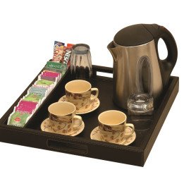 Bandeja de servicio para bebidas y snacks en habitaciones hotel