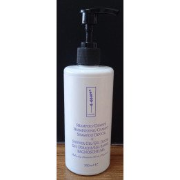 Mix shampoo and shower gel in dispenser format for hotel bathrooms